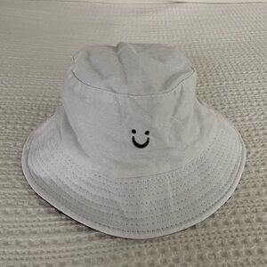 Reversible White/Black Smile Bucket Hat